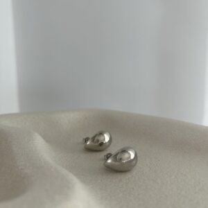 Belle studs