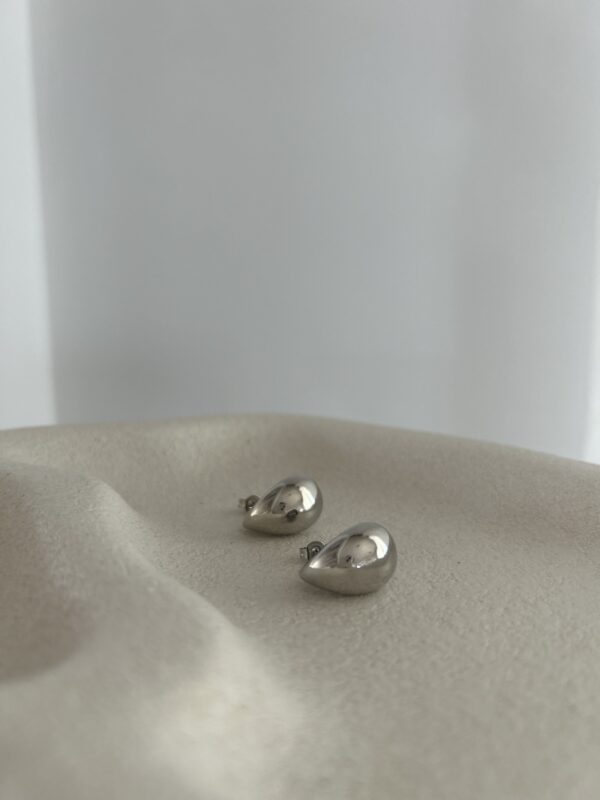 Belle studs - Image 3