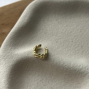 Twist cuff